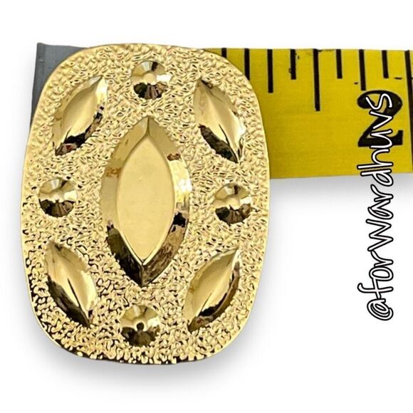 Bundle Sale 3 for $15 | Chic Gold Tone Scarf Clip - Modern Elegance - Picture 4 of 6